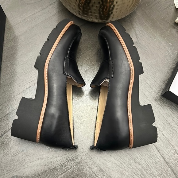 NATURALIZER DARRY LUG SOLE LOAFER (WIDE) - Picture 7 of 15